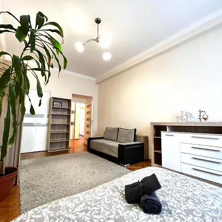 Διαμέρισμα Charming Spacious *