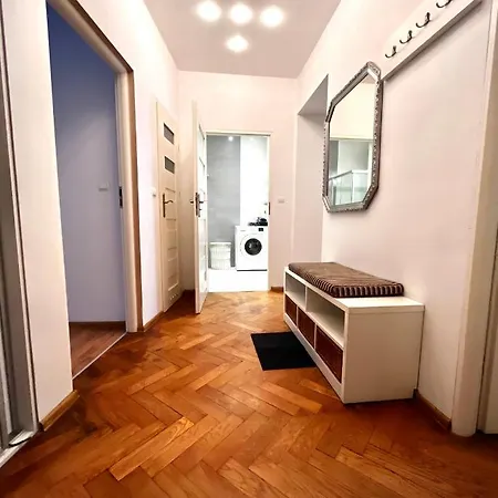 Apartment Charming Spacious
